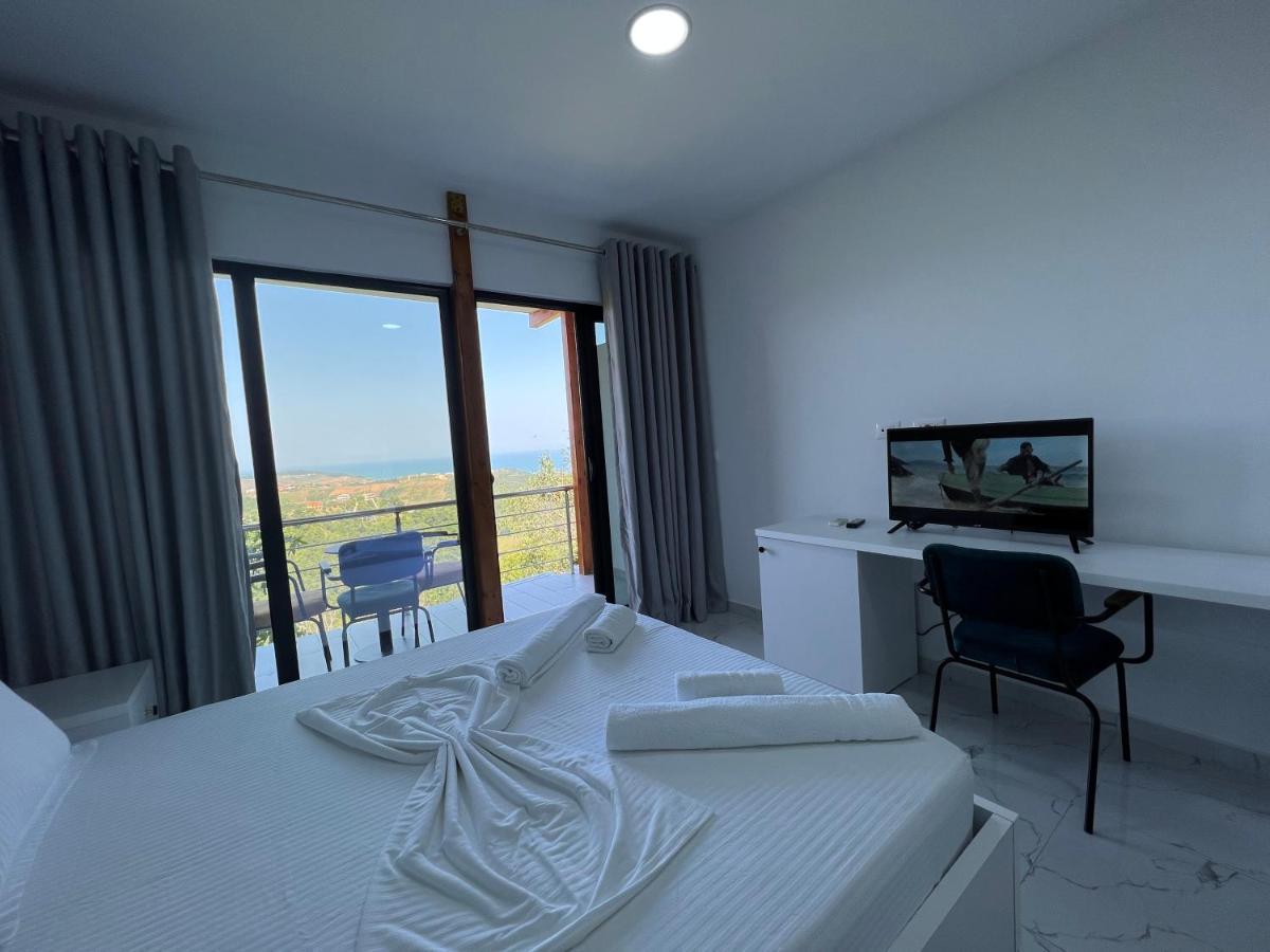 Restorant Hotel Xheni ドゥラス エクステリア 写真